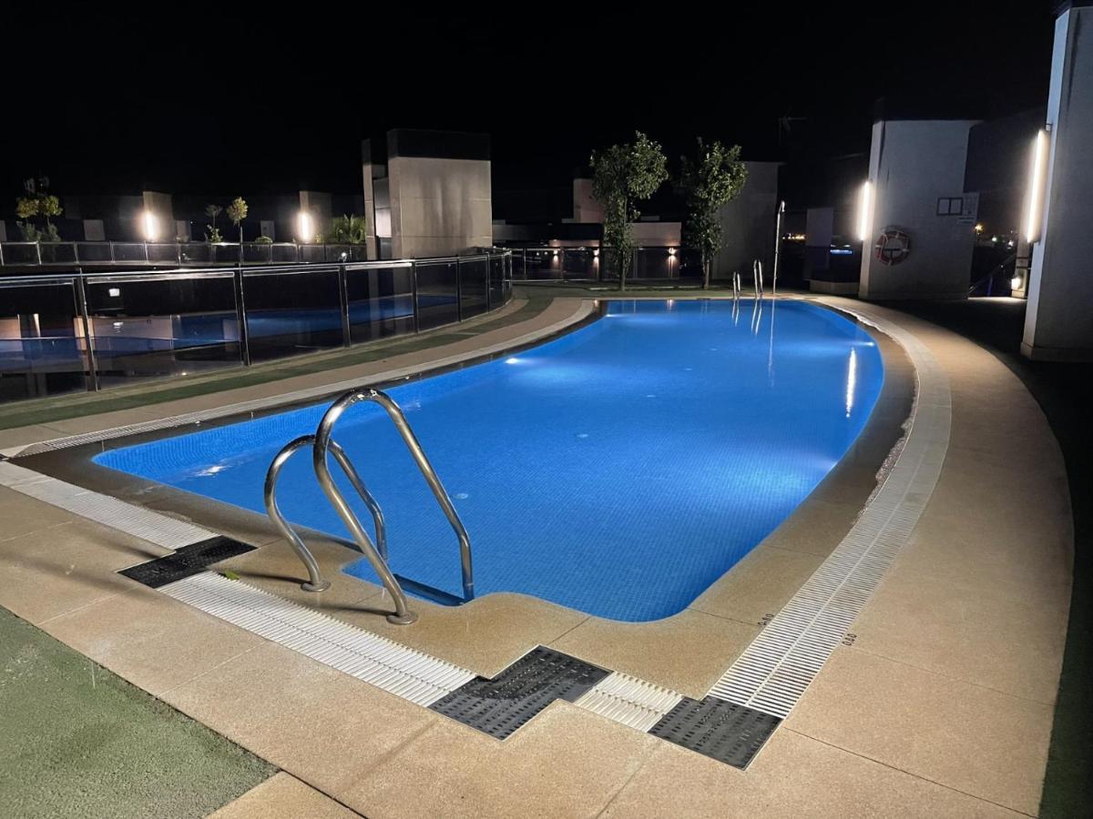 Tecnocordoba II Aparcamiento Privado Gratuito Y Piscina Apartment Ngoại thất bức ảnh